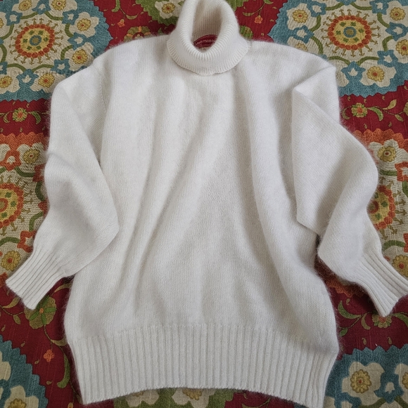 Cream Luxury VTG Angora Wool Blend Turtleneck Softest Sweater Made In Italy - Picture 10 of 13
